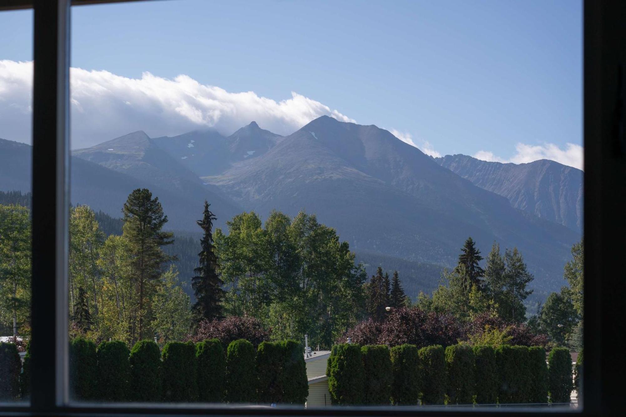 Prestige Hudson Bay Lodge & Conference Centre, Worldhotels Crafted Collection Smithers Exterior foto